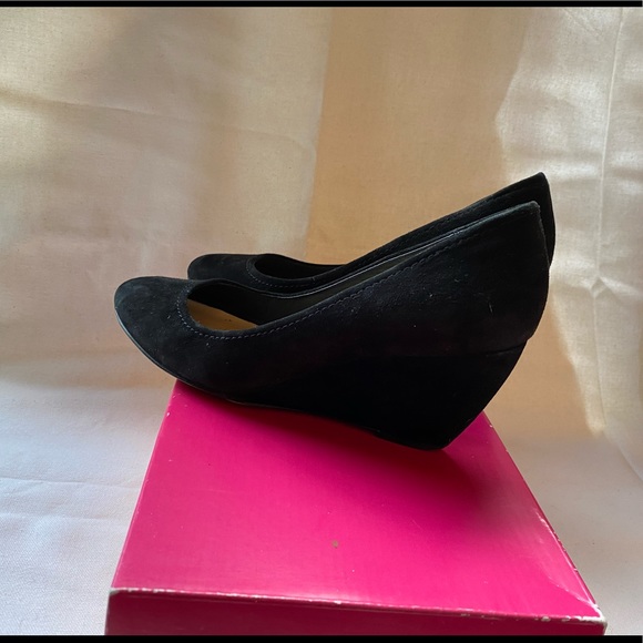 Kate Spade Halle Too Black Suede Wedge Sz 6.5 - Picture 5 of 8